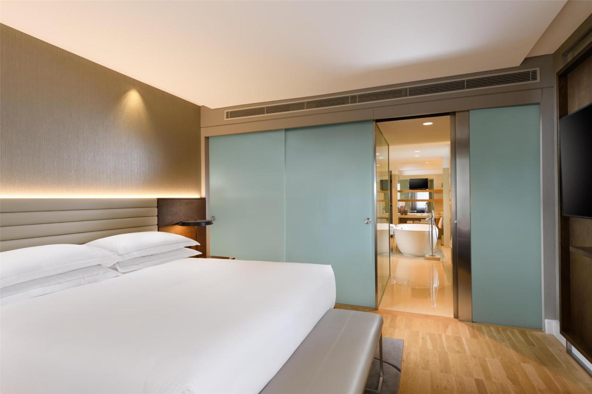 Hilton Hotel 5*